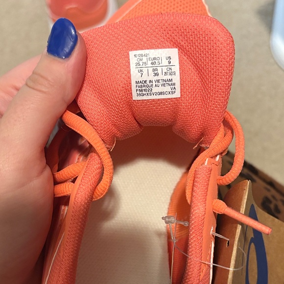 ASICS Women's Jolt 4 size 9 Running Shoes NWT - Picture 4 of 5